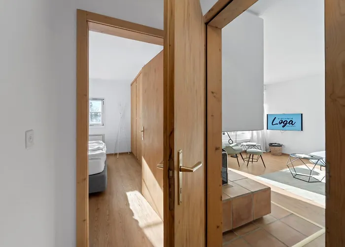 Apartment Crest Alta 23 *